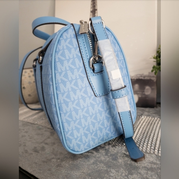 Michael Kors NWT Medium Duffle Satchel - Picture 5 of 8